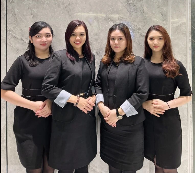 Luveen Certified Skin Expert Team