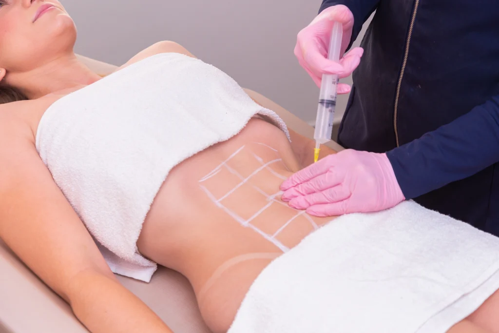 A specialist inject some meso to  help fat loss and improves skin quality for the female which is Mesotherapy at Luveen.